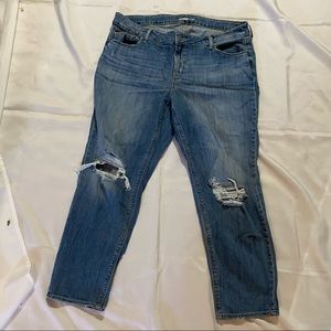 Old Navy Ripped Mid-rise Boyfriend Jeans